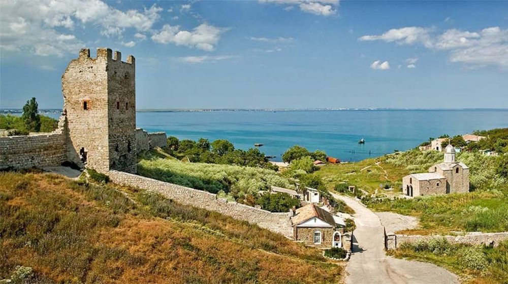 Генуэзская крепость. Феодосия, Крым. смотреть онлайн