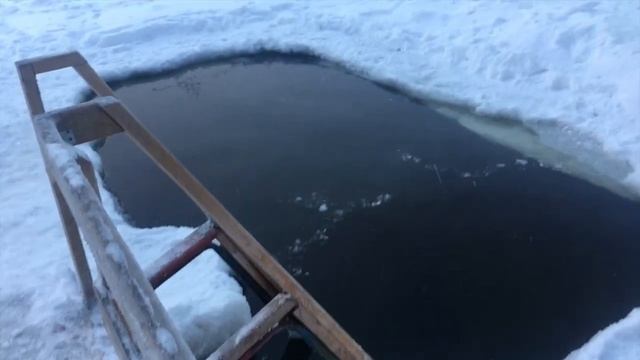 Купание в проруби зимой смотреть онлайн