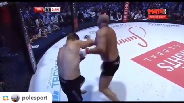 Первый раунда боя Фёдора Емельяненко и Фабио Мальдонадо смотреть онлайн