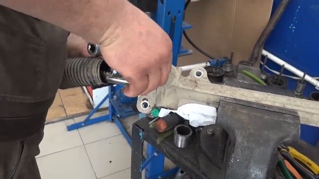 СНЯТИЕ И РЕМОНТ РУЛЕВОЙ РЕЙКИ ХЕНДАЙ I30 смотреть онлайн