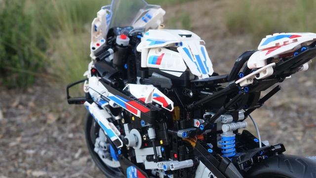 LEGO Technic BMW M1000 RR Motorcycle 42130 Review