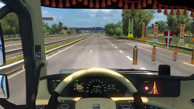 ETS2 3 monitor test смотреть онлайн