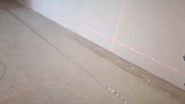 Как определить уровень для стяжки пола. Как найти самую высокую точку пола в квартире. смотреть онлайн