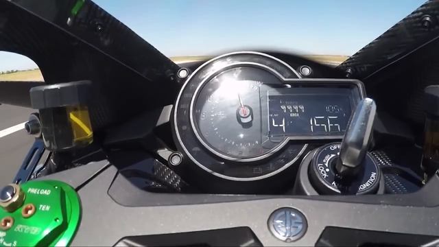 Bike Vs Cars: Kawasaki Ninja H2R Vs McLaren MP4-12C, Tuned Bugatti Veyron, & Nissan GT-R! смотреть онлайн