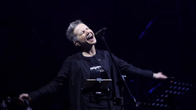 Сурганова и оркестр - Весна смотреть онлайн