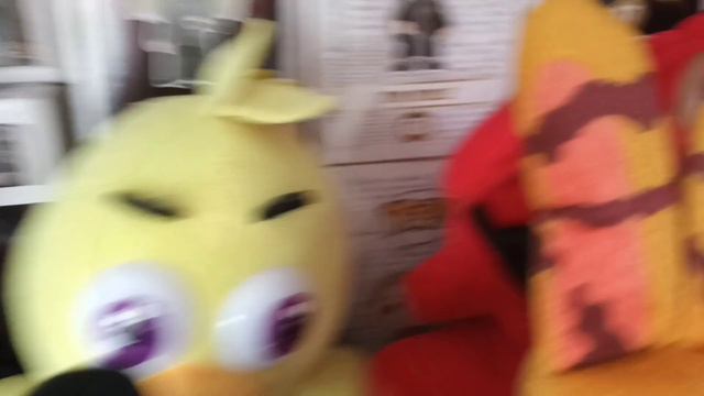 FNAF MERCH ROOM TOUR! (PLUSHIES, FIGURES, FUNKO POPS!)