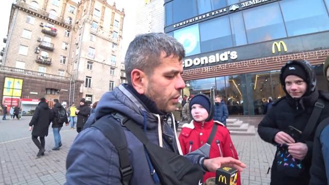 СМОТРЯЩИЕ ХРЕЩАТИКА/ЛЮДИ КОТОРЫХ НЕ ВИДЕЛ МИР/БУДУЩИЙ ПРЕЗИДЕНТ УКРАИНЫ/ТОТ САМЫЙ РУСТАМ смотреть онлайн