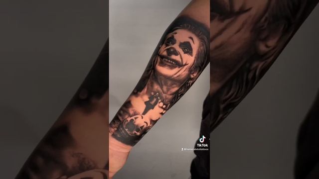 Joker Tattoo Joanquin Phoenix смотреть онлайн