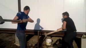 Забивка скважины под воду в 2 кувалды