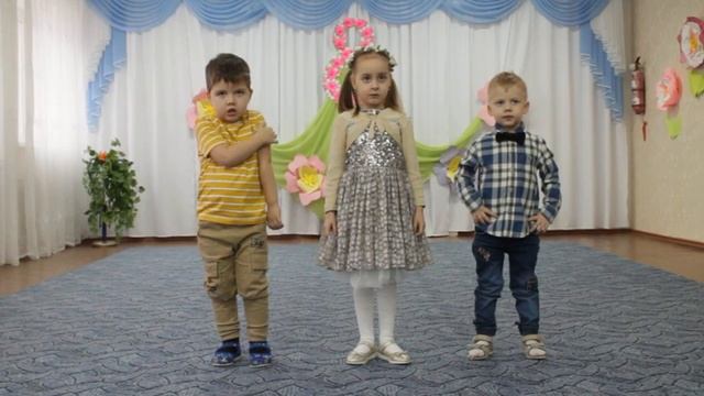 Для милых бабушек и мам поздравление с 8 Марта (2 младшая группа) смотреть онлайн