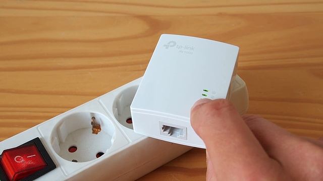 TP-Link AV1000 Powerline Ethernet Adapter TL-PA7017 | Factory Reset