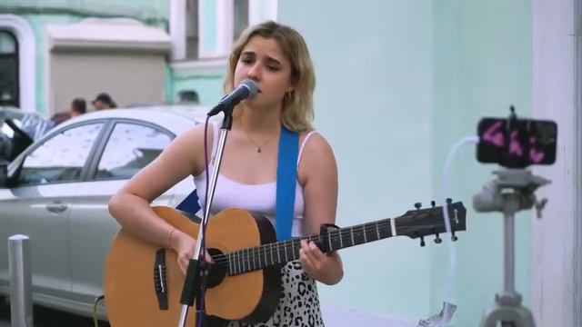 Спела на улице Белые розы смотреть онлайн