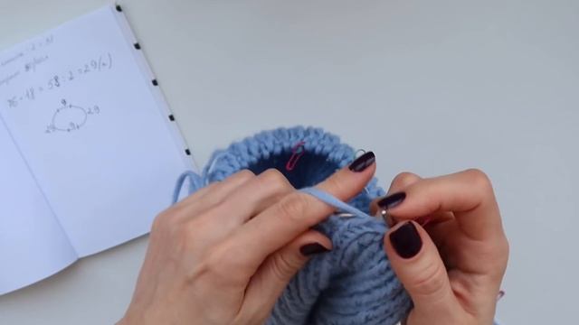 МАСТЕР КЛАСС ПО ВЯЗАНИЮ ШАПКИ СПИЦАМИ ● ШАПКА РЕЗИНКОЙ 1 на 1 ● МОДНАЯ ШАПКА 2018 смотреть онлайн