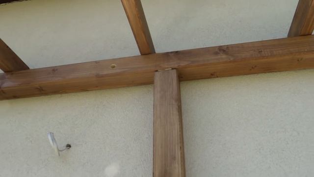 Zadaszenie tarasu z drewna - montaż konstrukcji pergola смотреть онлайн