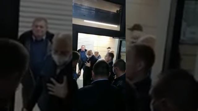 Вот так выдают спец пропуска в Краснодаре, на телефоны не отвечают,... Зато штрафы уже собирают, по смотреть онлайн