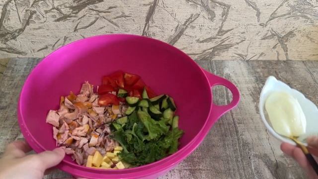 Салат малибу. Салат с копченой курицей. Salad with smoked chicken смотреть онлайн