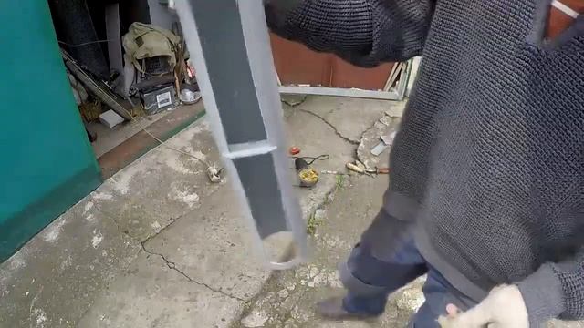 Кормушка для кур Бройлеров. Изготовление своими руками. Клеточное содержание. смотреть онлайн