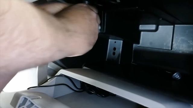 Renault Twingo Passenger Airbag Remove смотреть онлайн