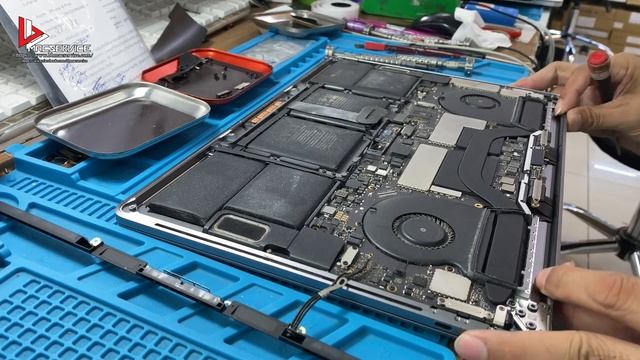 Macbook Pro 15"2016 A1707 จอแตก จอร้าว จอเป็นเส้น เปลี่ยน LCD หรือ Full LCD смотреть онлайн