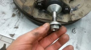 Вольво ХС 70  замена передней шаровой