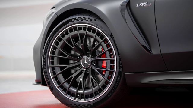 2024 Mercedes AMG CLE53 Coupe Debuts with Six Cylinders, Big Power смотреть онлайн