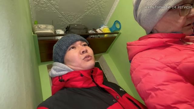 СНЯЛИ ЖИЛЬЕ БЕЗДОМНОЙ БАБУШКЕ! помощь людям. смотреть онлайн