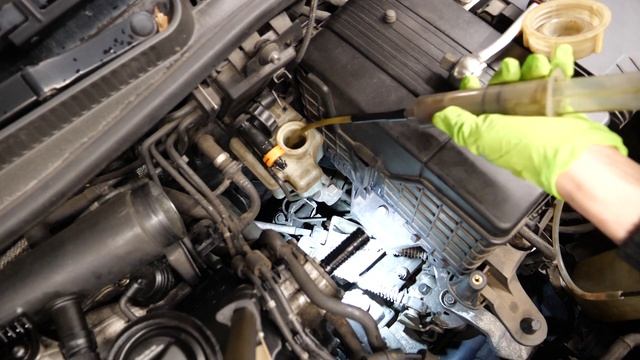 VW Golf 5 / Golf Plus Kupplung Entlüften | Bleeding Golf Plus clutch | VitjaWolf | Tutorial | HD смотреть онлайн