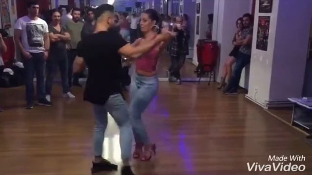 Emerson y Alara | Bachata Sensual | Istanbul MyDream Dance Workshop смотреть онлайн