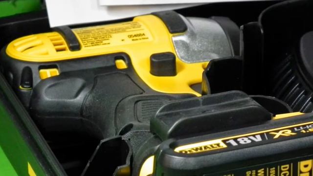 39939 - DeWalt DCD780-XE & DCF885 18V XR Li-Ion Compact Cordless Impact Drill Driver. смотреть онлайн