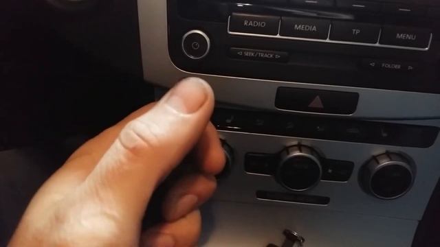 Как разобрать ключ зажыгания passat b7 и заменить батарейку смотреть онлайн