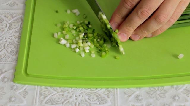 ОКРОШКА НА КЕФИРЕ БЕЗ КОЛБАСЫ / Освежающая и очень вкусная / Холодный летний суп смотреть онлайн