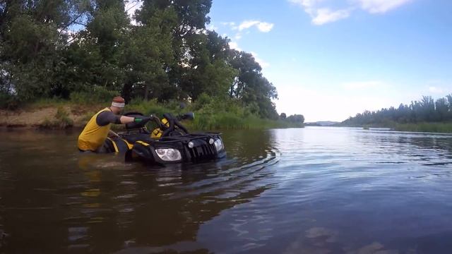 Квадроцикл плавает!! Первый тест шноркелей CF MOTO 500 смотреть онлайн