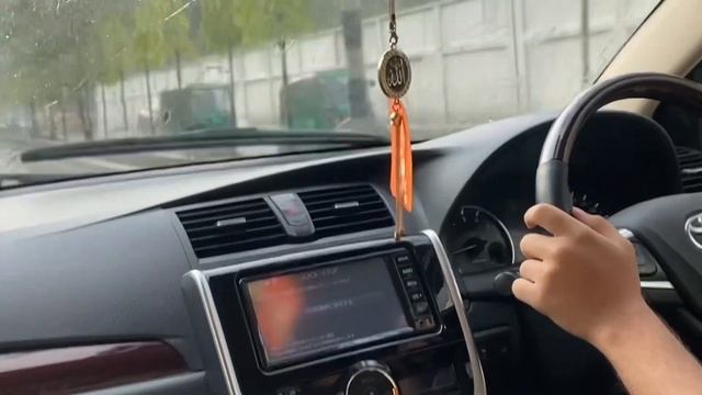 A small rainy drive | Toyota Premio | POV смотреть онлайн