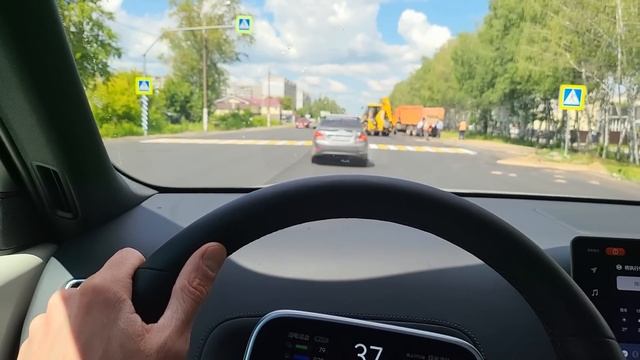 Как ведет себя Li L9 на трассе - опыт эксплуатации от владельца. На какой скорости генератор зарядк смотреть онлайн