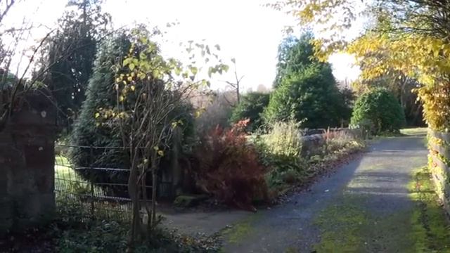 Dunmore Pineapple, an unusual shaped structure, Falkirk. смотреть онлайн