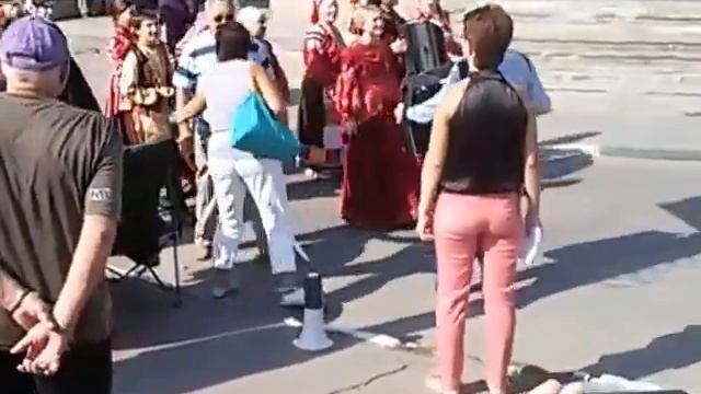 Играй гармонь в Саратове 2015. Обратная сторона смотреть онлайн