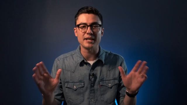 A content creator reviews Apple's M1 MacBook Air