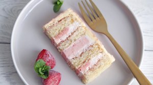 Торт Клубничный йогурт | Очень нежный йогуртовый торт | KLARA CAKE