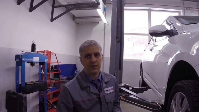 Замена масла в двигателе и замена тормозных колодок смотреть онлайн