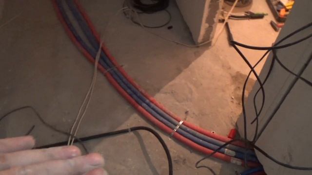 Замена отопления от застройщика на рехау. Радиатор рифар монолит.