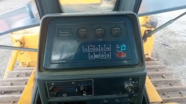 бульдозер Komatsu D155AX-5 проверка приборов