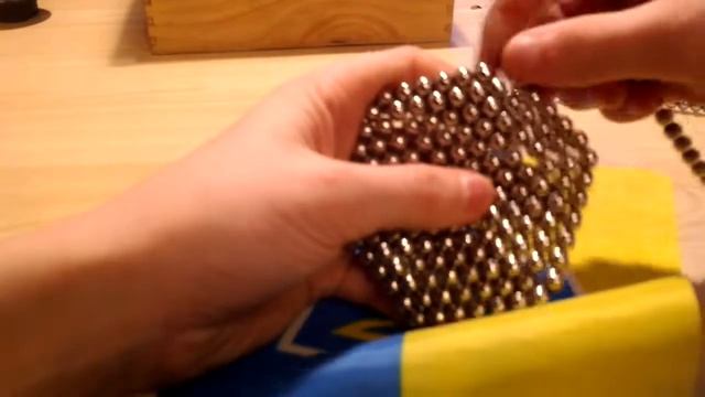 Подставка для чашки из нео куба смотреть онлайн