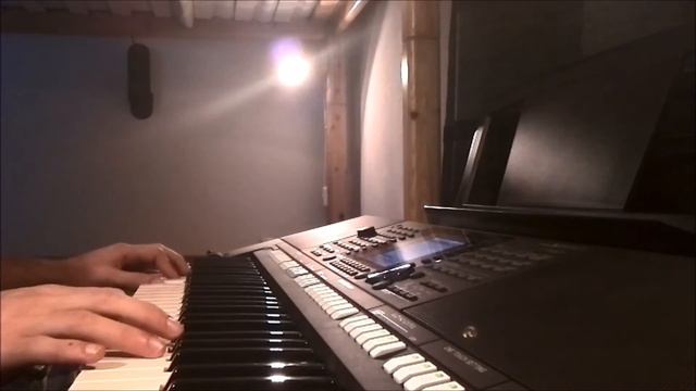 Let Her Go cover on PSR-S950 смотреть онлайн