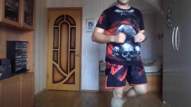 Обратный дуговой удар ногой (хук кик) отрабатываем удар от простого к сложному смотреть онлайн