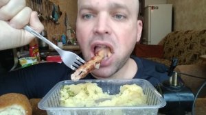 МУКБАНГ ПЮРЕ И КУРИНЫЙ КЕБАБ/ОБЖОР КОЛБАСА