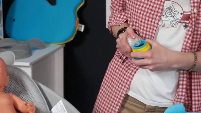 Обзор ванночки и аксессуаров для купания младенцев от бренда Skip-Hop смотреть онлайн