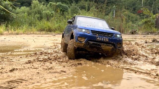 1/10 Scale RC : Range Rover Sport Muddy Course Driving. #24 смотреть онлайн