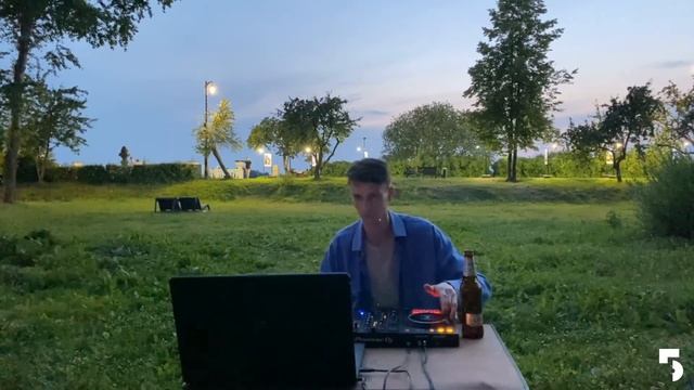 5 букв радио — Halfzware @ Embankment 06jul2023 смотреть онлайн