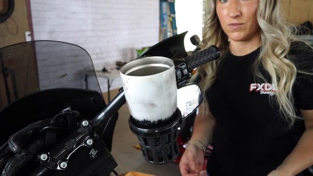 BEST CUP DRINK HOLDER for your motorcycle! Install & review on my Harley!! смотреть онлайн