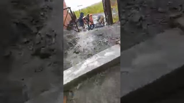 ВОРОТА НЕ ОТКРЫВАЮТСА смотреть онлайн